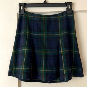 Brandy Melville green plaid pleated skirt